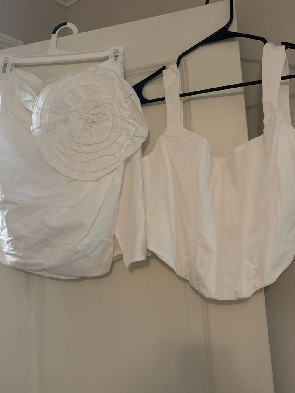 Elliatt White Strapless Appliqué Bustier Top